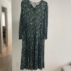 ZARA 花柄ロングスリーブワンピース M