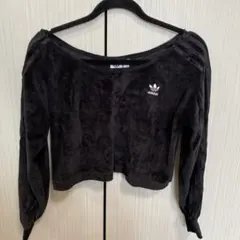 adidas ショート丈トップス