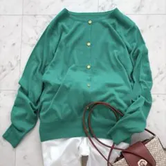極美品 グレースクラス シルクカシミアアンサンブルニット 緑 薄手 金ボタンのサムネイル