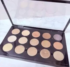 M.A.C アイシャドウパレットのサムネイル