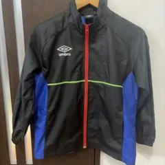美品⭐︎umbro アンブロ ウィンドブレーカー 140cmのサムネイル