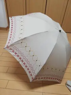 シビラの刺繍いっぱいの日傘★ベージュ