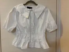 ホワイトフリルボウタイ半袖ブラウス　Zara