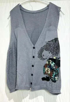 極美品　ベスト　グレー　ニット　STEIIA フリーサイズ　Ｖカラー