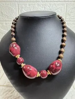 天然石と木製ビーズのネックレス