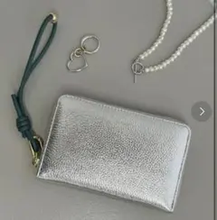 【BEAURE】ヴュレ ハンドストラップ付き 財布 ウォレット カウレザー 本革