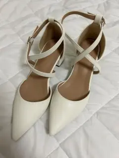 白 パンプス