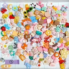 ③　200個以上　プラパーツ　デコパーツ　まとめ売り　いろいろ　詰め合わせ
