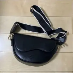 しまむら　２way ハーフムーン　ショルダーバッグのサムネイル