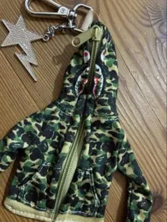 ⭐︎⭐︎A BATHING APE ⭐︎⭐︎エイプカモパーカー型キーホルダー