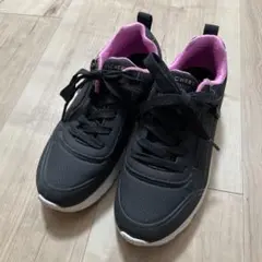 SKECHERS ブラック/ピンク スニーカー