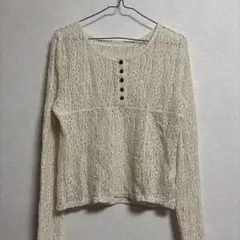 earth music&ecologyアイボリーフロントボタンレースプルオーバー