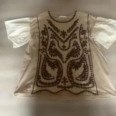 AIX LES BAINS エクスレバン　刺繍入り半袖トップス　フリーサイズのサムネイル