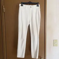 ユニクロ 白 スキニーパンツ