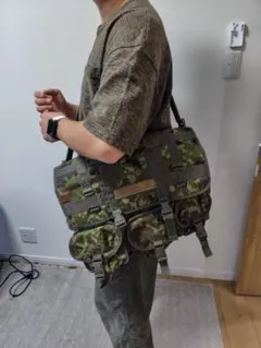 迷彩バックパック 6ポケット