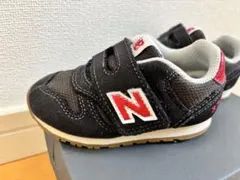 New Balance ベビー スニーカー ブラック/レッド