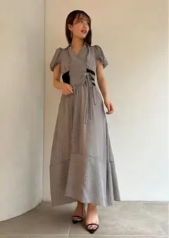 新品タグ付き　完売品SNIDEL ウエストリブシアーワンピース　0 Fubail / ウエストリブシアーワンピース