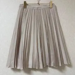 【ROPE】ベージュ プリーツスカート ひざ丈　光沢感　38サイズ　Mのサムネイル