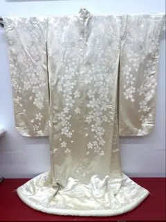 ⚫︎中古⚫︎白無垢⚫︎正絹⚫︎薄い汚れあり⚫︎ロケーション撮影に