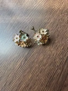 ヴィンテージ風　ブーケのようなお花イヤリング