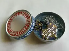 BETTY'S BLUE ネックレス ブローチ　缶ケース付き