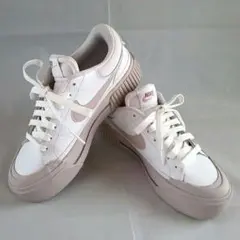 Nike スニーカー 22.5cm コート レガシーリフト DM7590-105のサムネイル