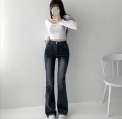 Sona フレアデニムパンツ　Ｍサイズのサムネイル
