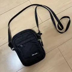 ニコアンド　サコッシュのサムネイル