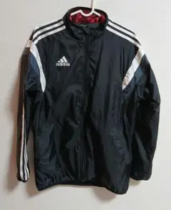 アディダス　ウインドブレーカー