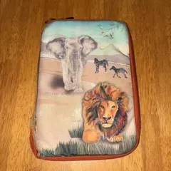 リーズー　WREAZOO アフリカ動物デザインポーチ　A4書類入る　財布にもなる