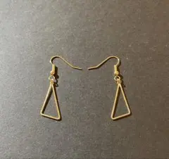 ゴールドトライアングル☆フックピアス