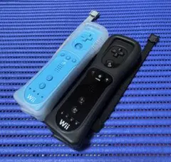 ★★wiiリモコンブラック＆ブルー カバーストラップ付 清掃・除菌済みセット★★