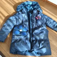 デジグアルの花の刺繍付きネイビーコート