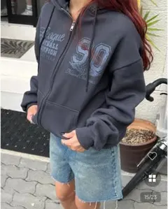 【nugu FELICE】レタリングセミクロップドパーカー