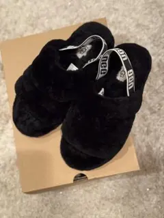 UGG ムートン　アグ　ブラック　フラッフ　イヤー　スライド　サンダル