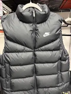 NIKE ナイキ ダウンベスト ほぼ新品 値下げ可能のサムネイル