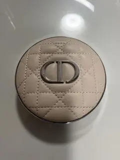 Dior スキン　フォーエヴァーヌードマットフィルター01フェアー
