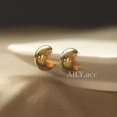 ミニワイドフープピアス　ゴールド