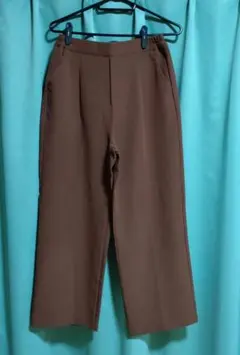 赤 ワイドパンツ