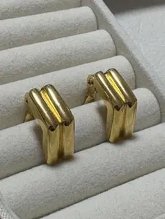 ヴィンテージ・MONET・ゴールドイヤリング