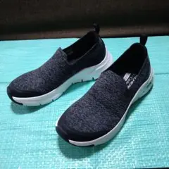 Skechers Arch Fit スリッポン 23.5