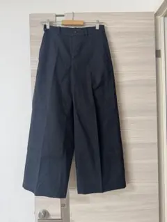 UNIQLO 黒のワイドパンツ
