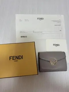 FENDI 三つ折り財布のサムネイル