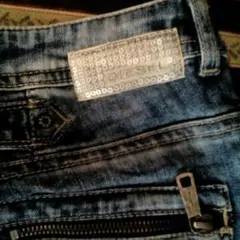 値下げ！ディーゼルキッズサイズ、ダメージデニム&赤ポーチ