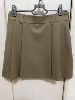 GU ミニスカート プリーツスカート ベージュSサイズのサムネイル