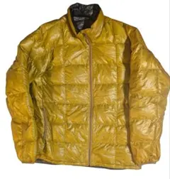 mont-bell00s ダウンジャケットイエローゴールド　着画あり