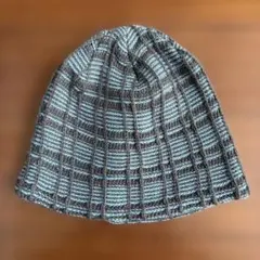 美品　グレー茶色と水色のチェック柄ニット帽　ビーニー