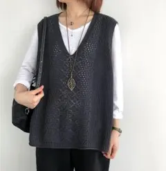1458 ベスト 薄手ニットベスト 透かし編み風 お洒落 ブラック 黒 フリー
