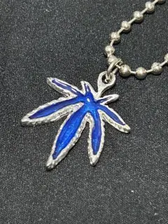 マリファナ　青色の葉っぱ型ペンダント　ネックレス　3-4