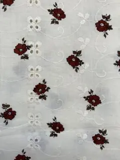 昭和レトロ　赤い花柄刺繍生地　2枚セット
